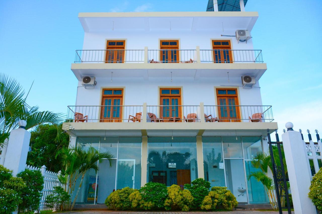 Hotel Kiyara Дамбулла Экстерьер фото